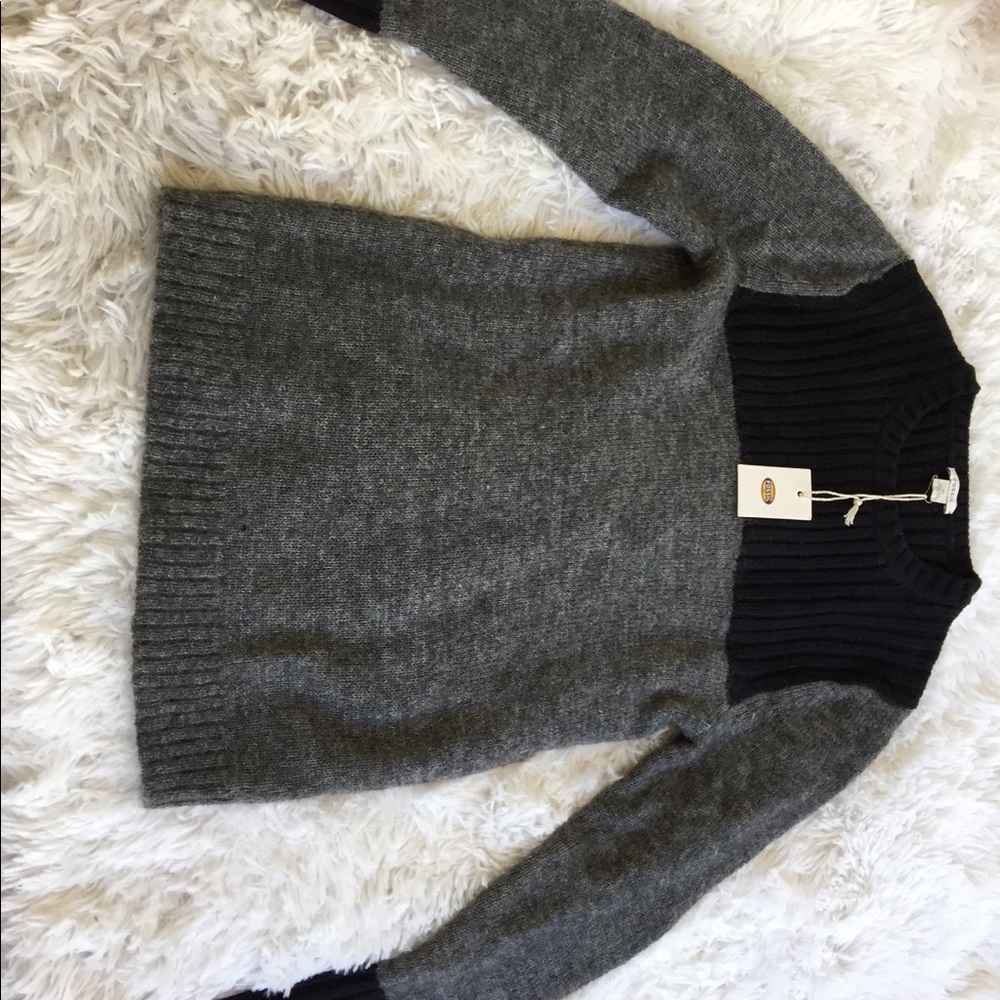 Fossil sweater